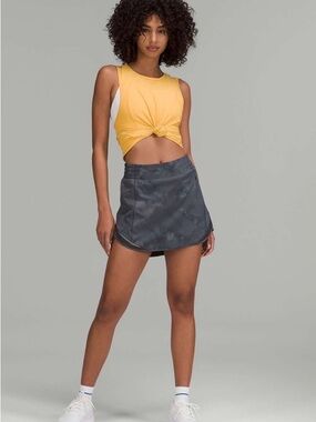 Lululemon Hotty Hot High-Rise Skirt - Size 4 - Diamond Dye Pitch Grey